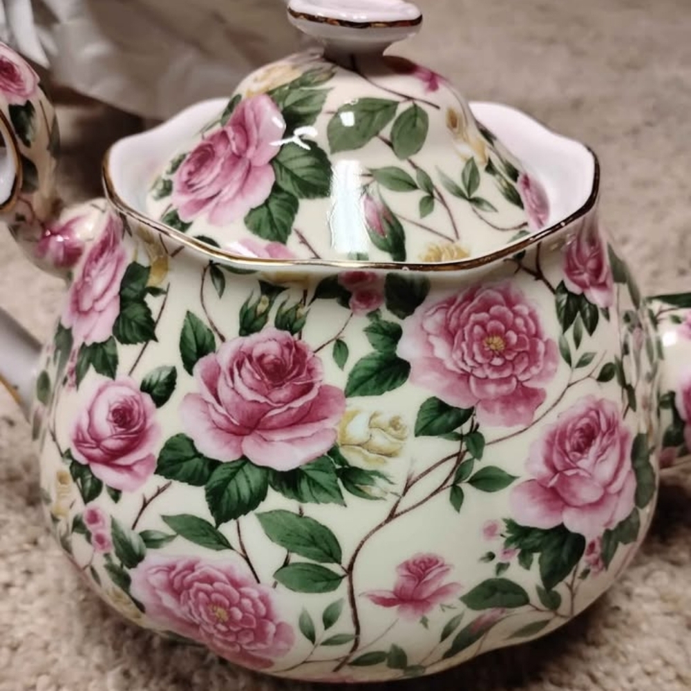Floral Teapot with Pink Roses